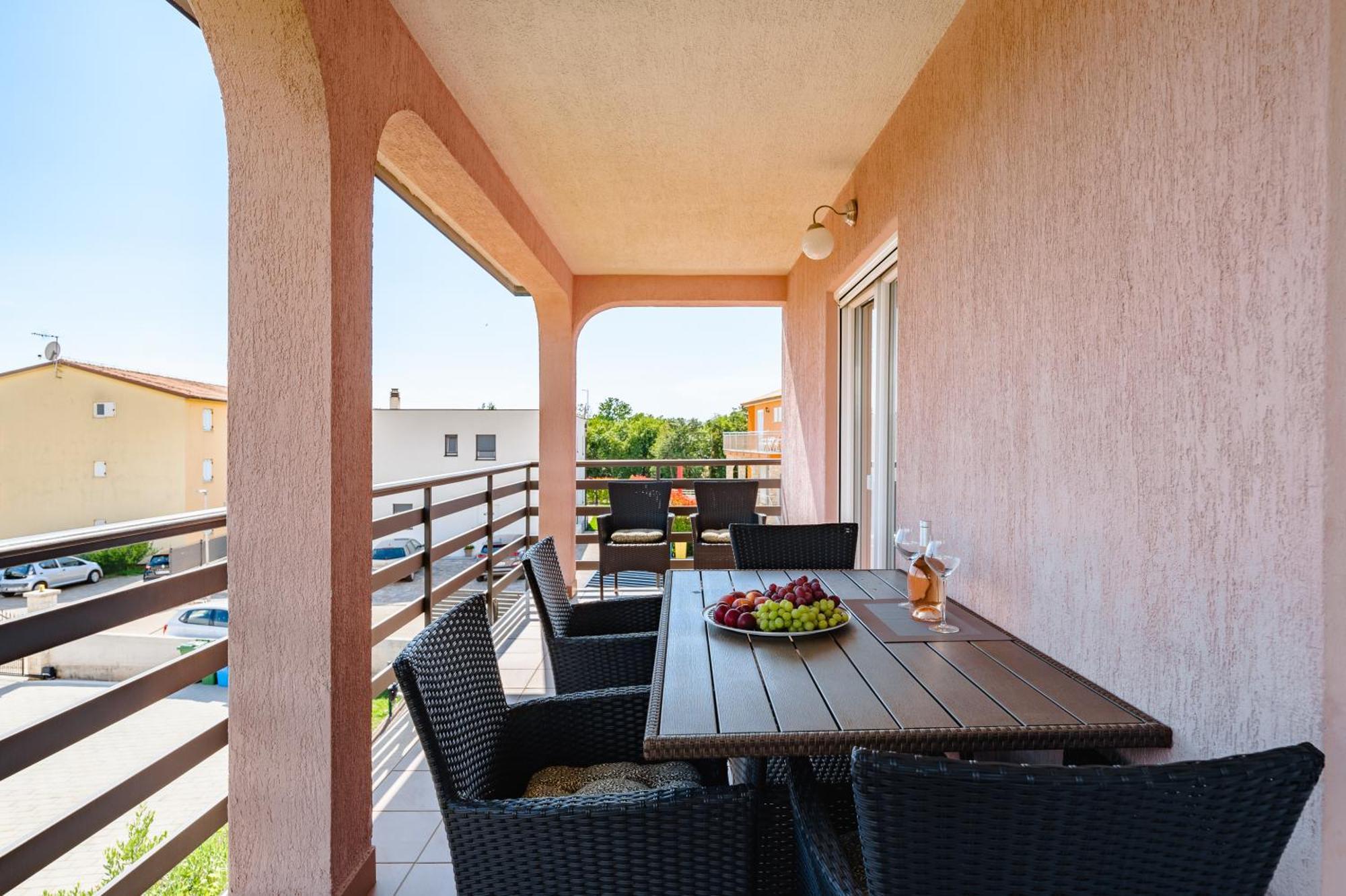 App D Comfort Umag Exterior foto